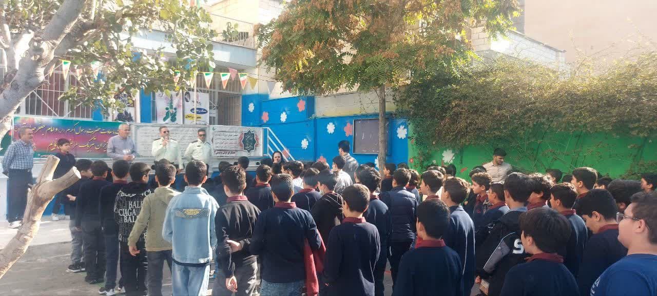 گرامیداشت روز ارتش دبستان غیردولتی فردوسی۲